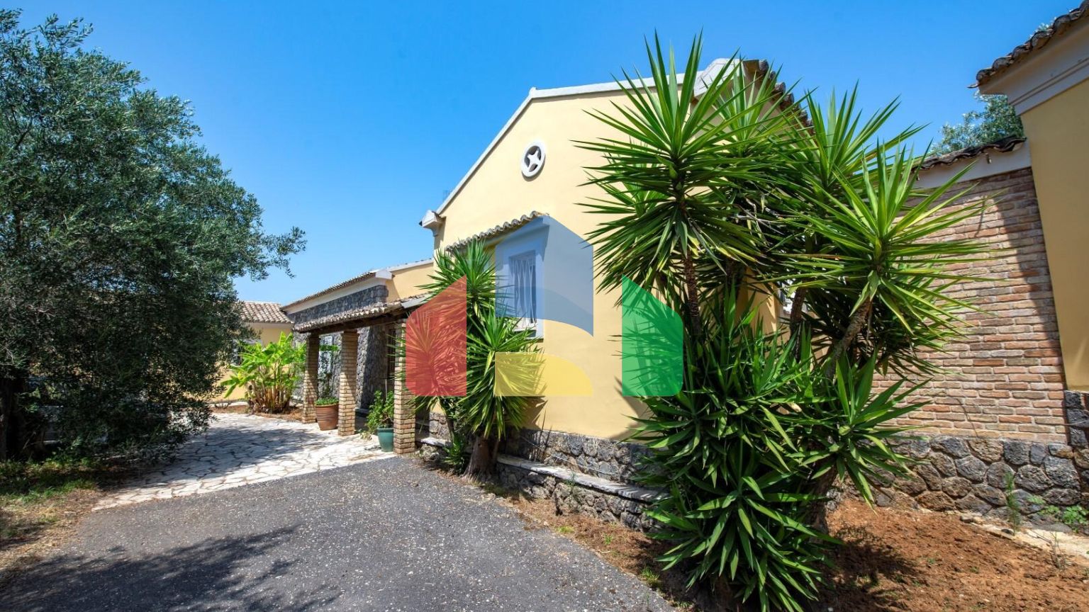 Продажа - Вилла 305 m² на о. Корфу