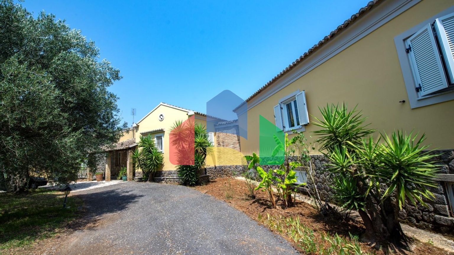 Продажа - Вилла 305 m² на о. Корфу