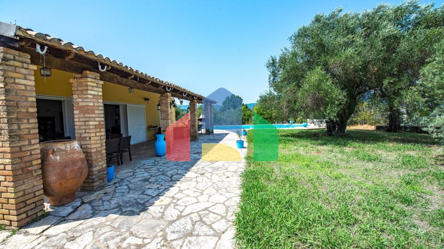 Продажа - Вилла 305 m² на о. Корфу