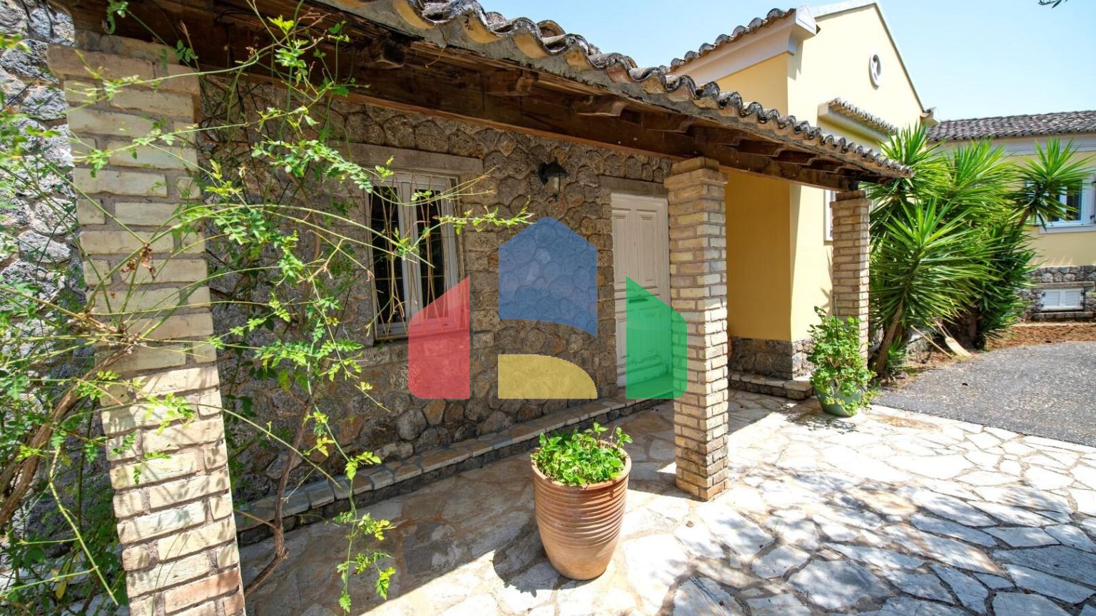 Продажа - Вилла 305 m² на о. Корфу