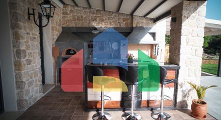 Продаж - Вілла 200 m² на о. Корфу