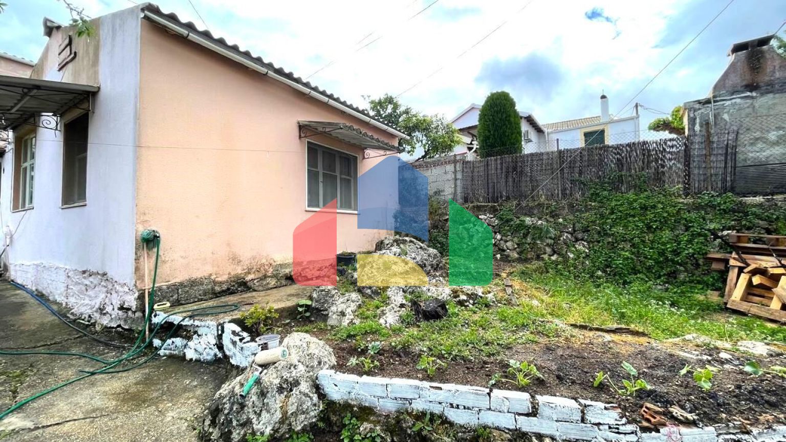 Продаж - Котедж 80 m² на о. Корфу