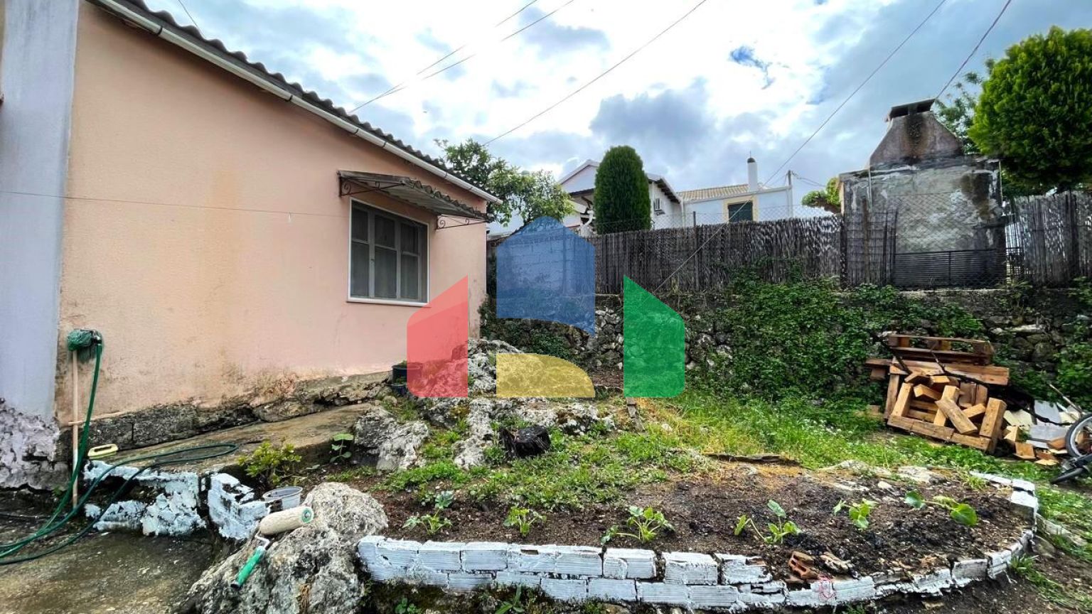 Продаж - Котедж 80 m² на о. Корфу