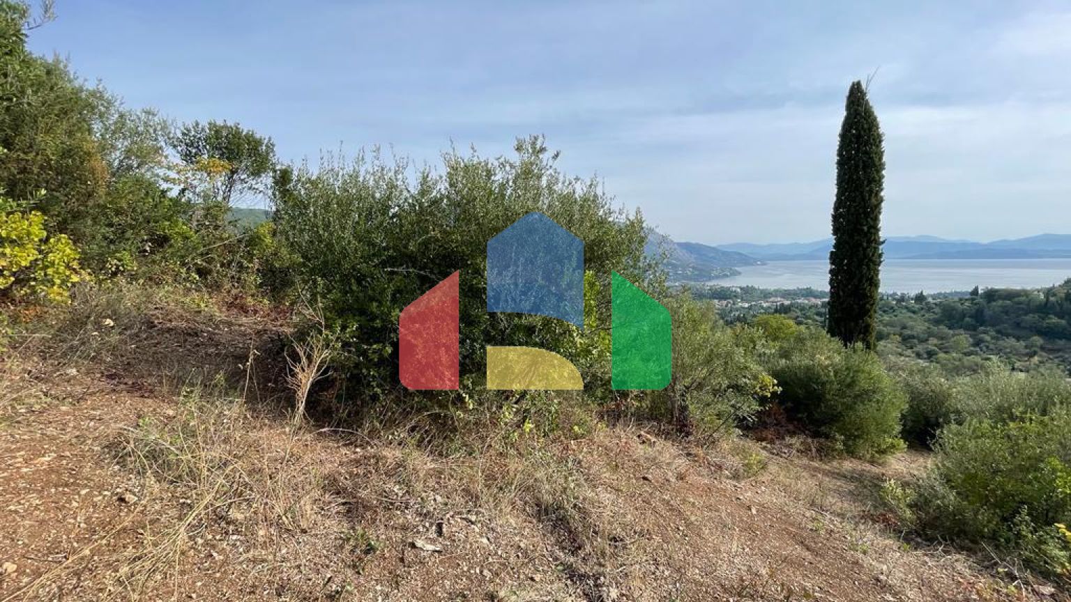 Продажа - Земельный участок 2413 m² на о. Корфу