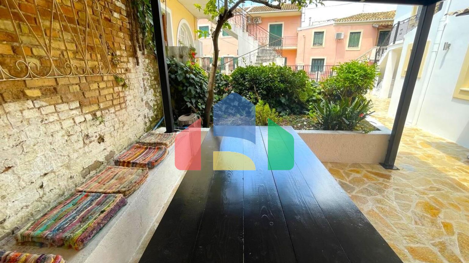 Продажа - Таунхаус 72 m² на о. Корфу