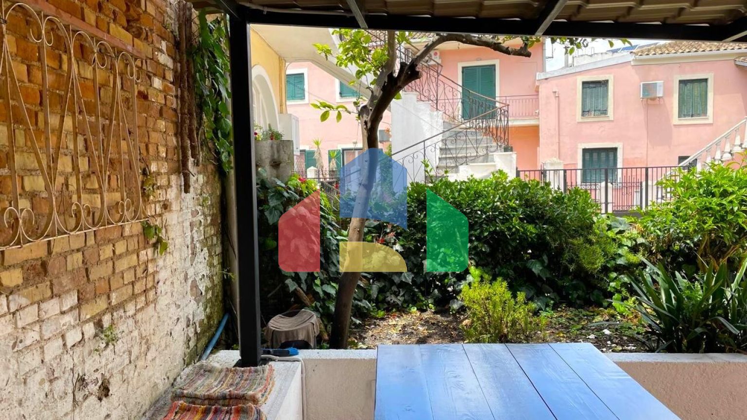 Продажа - Таунхаус 72 m² на о. Корфу