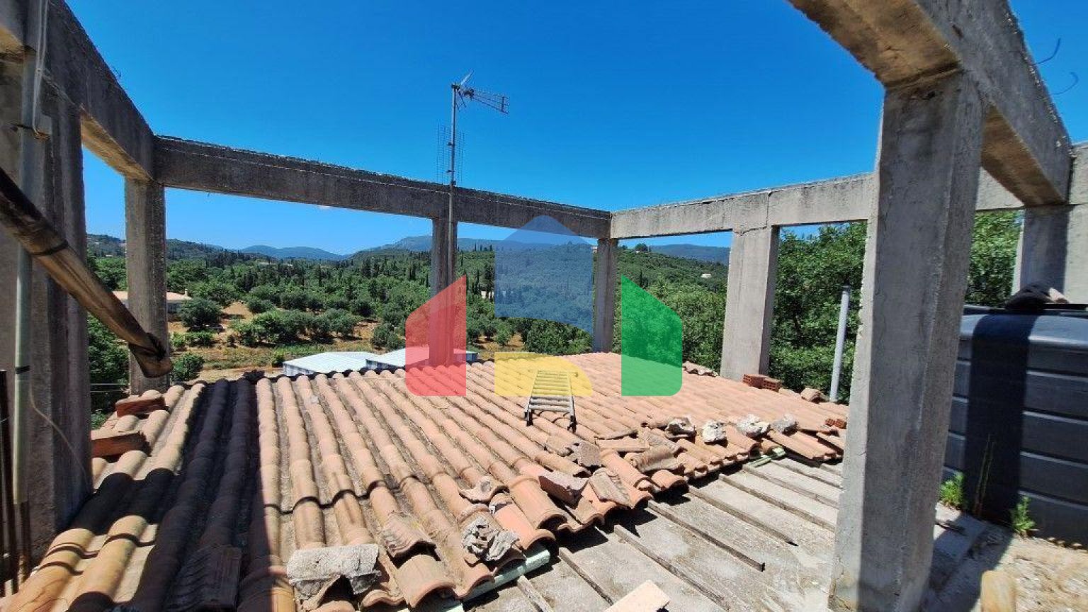 Продаж - Комерційна нерухомість 530 m² на о. Корфу