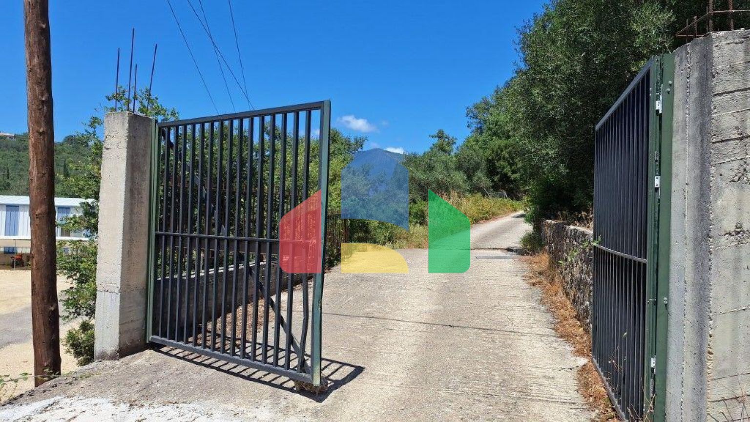 Продаж - Комерційна нерухомість 530 m² на о. Корфу