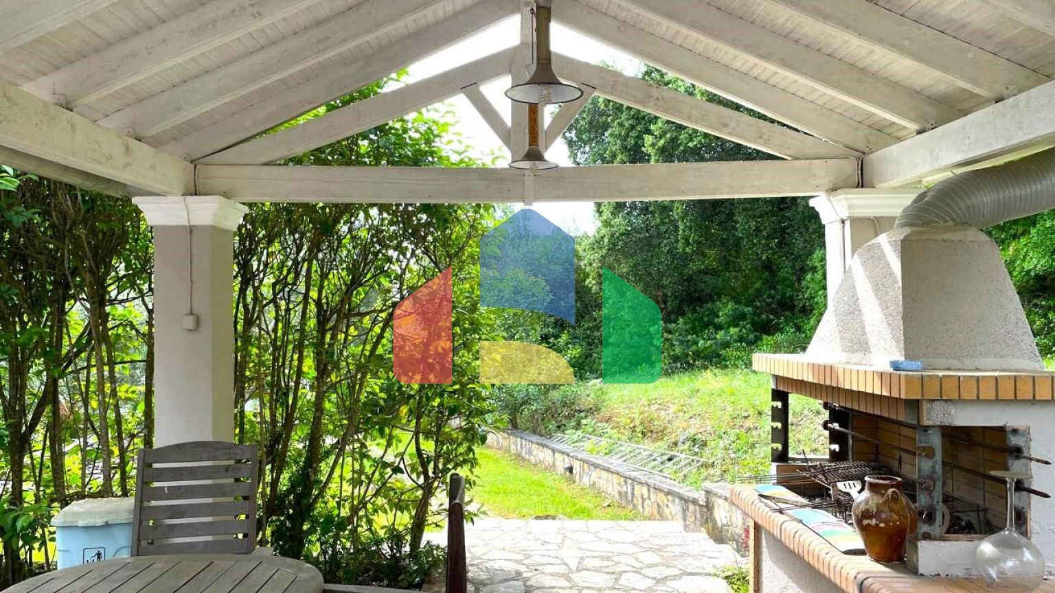 Продажа - Коттедж 240 m² на о. Корфу