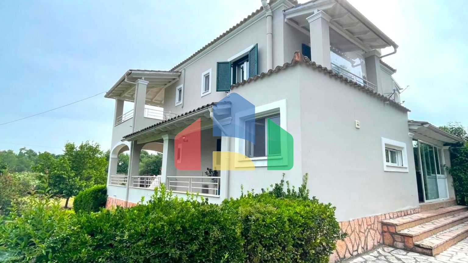 Продажа - Коттедж 240 m² на о. Корфу