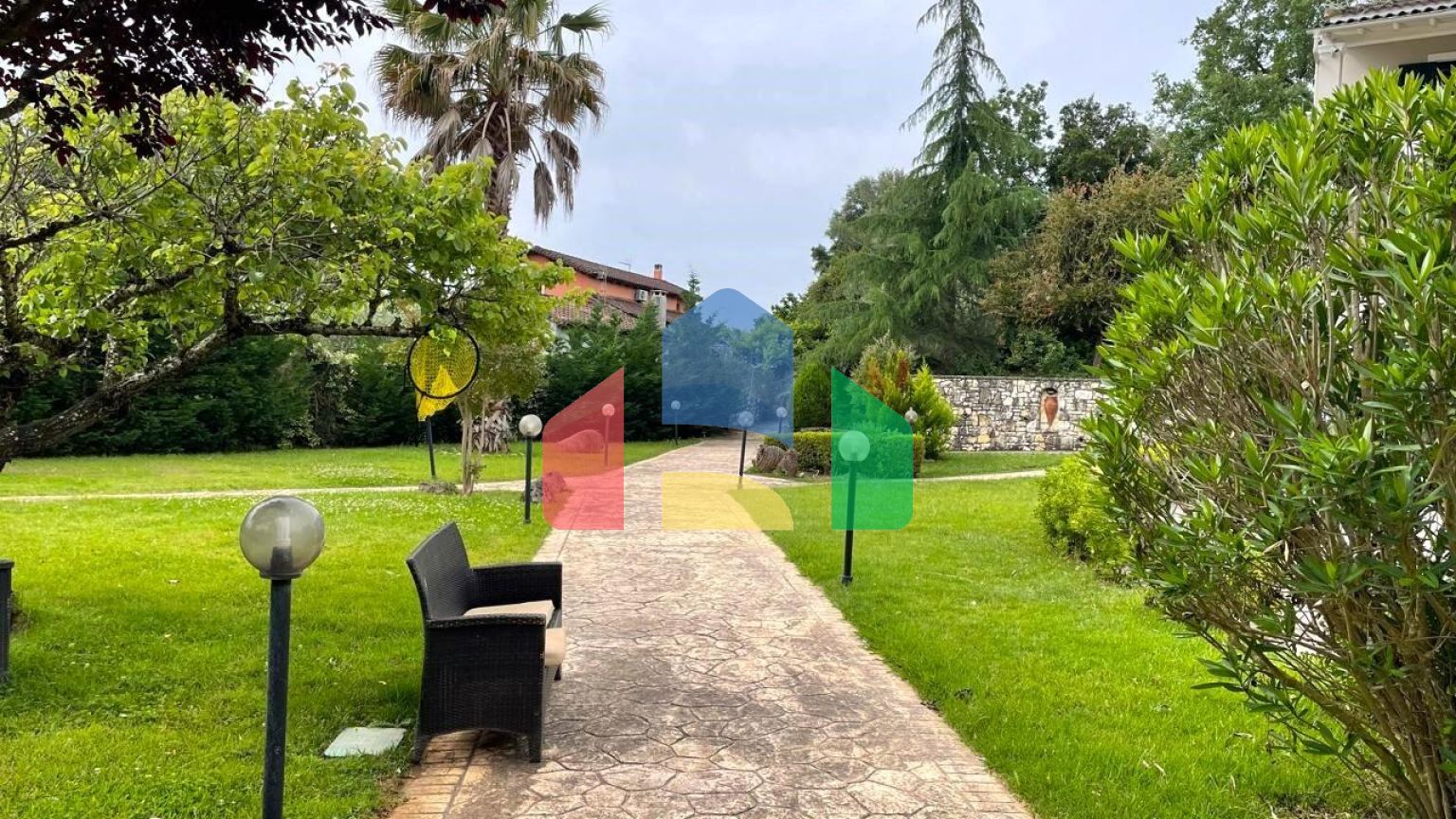 Продажа - Коттедж 240 m² на о. Корфу