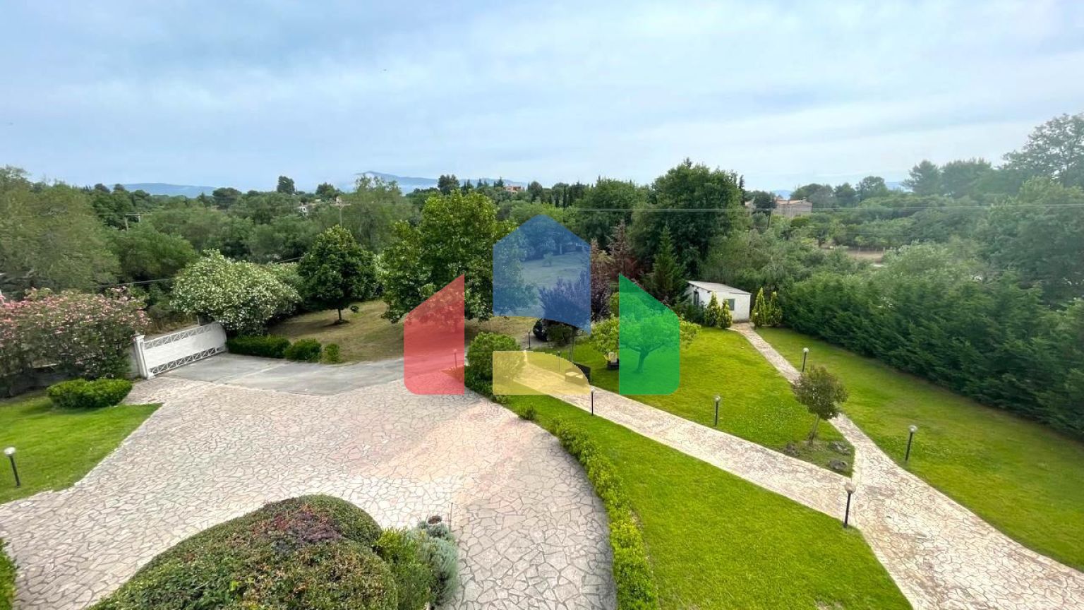 Продажа - Коттедж 240 m² на о. Корфу