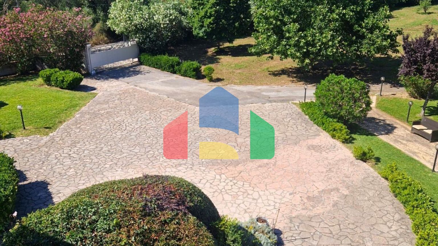 Продажа - Коттедж 240 m² на о. Корфу