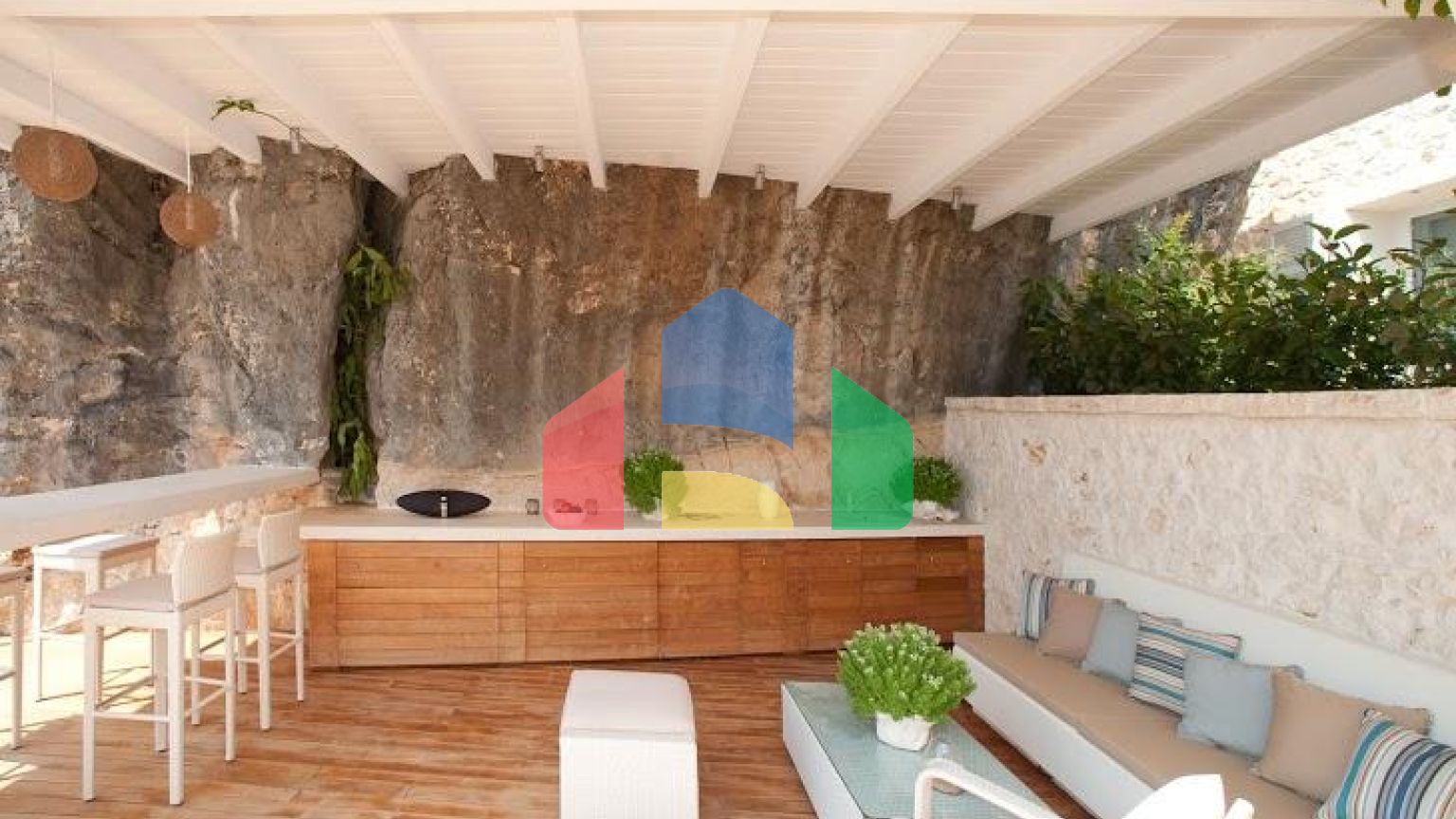 Продажа - Вилла 650 m² на о. Корфу