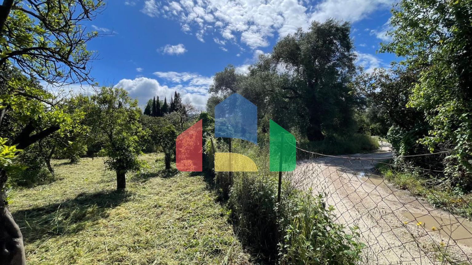 Продаж - Земельна ділянка 1757 m² на о. Корфу