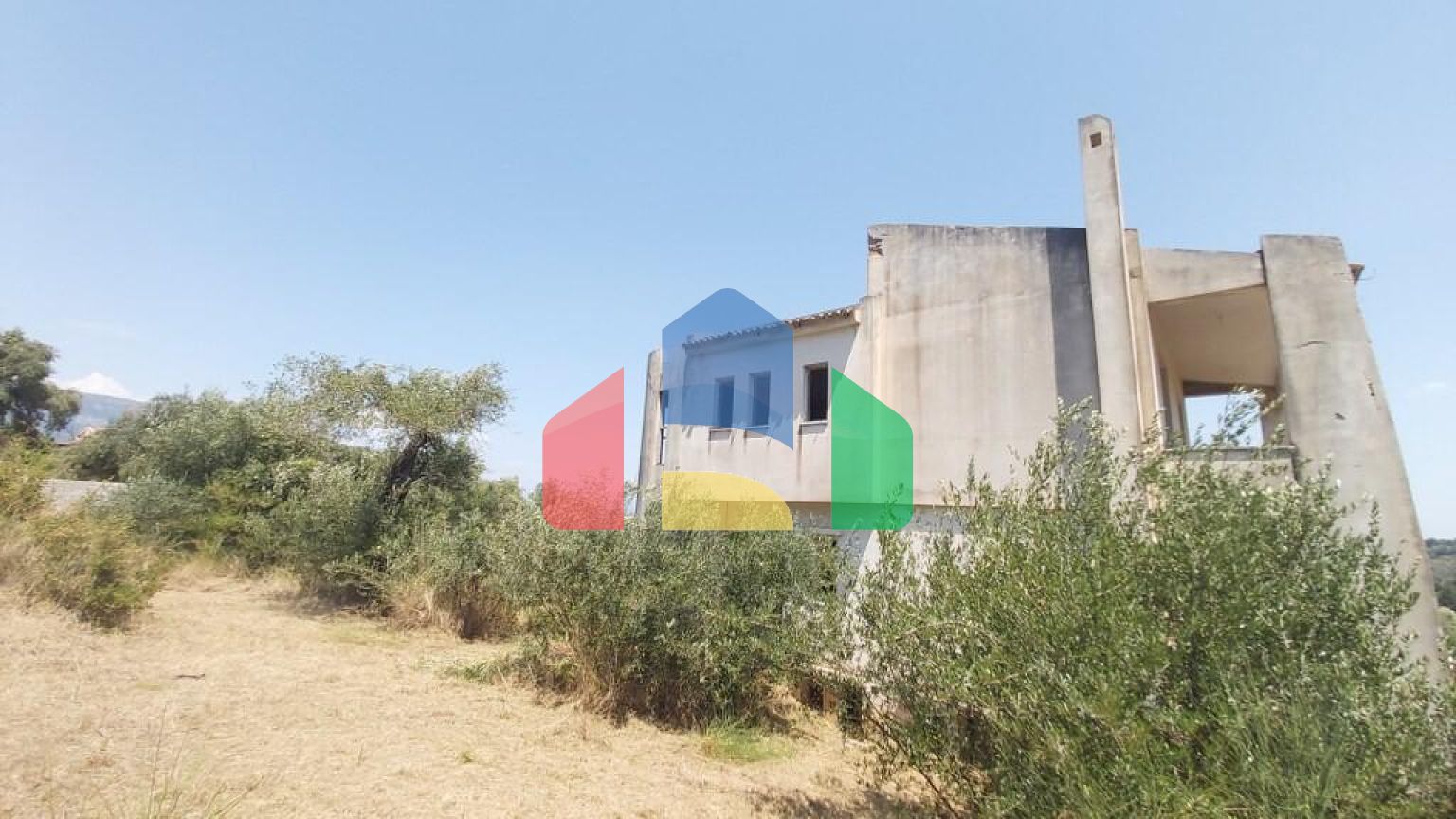 Продаж - Котедж 355 m² на о. Корфу