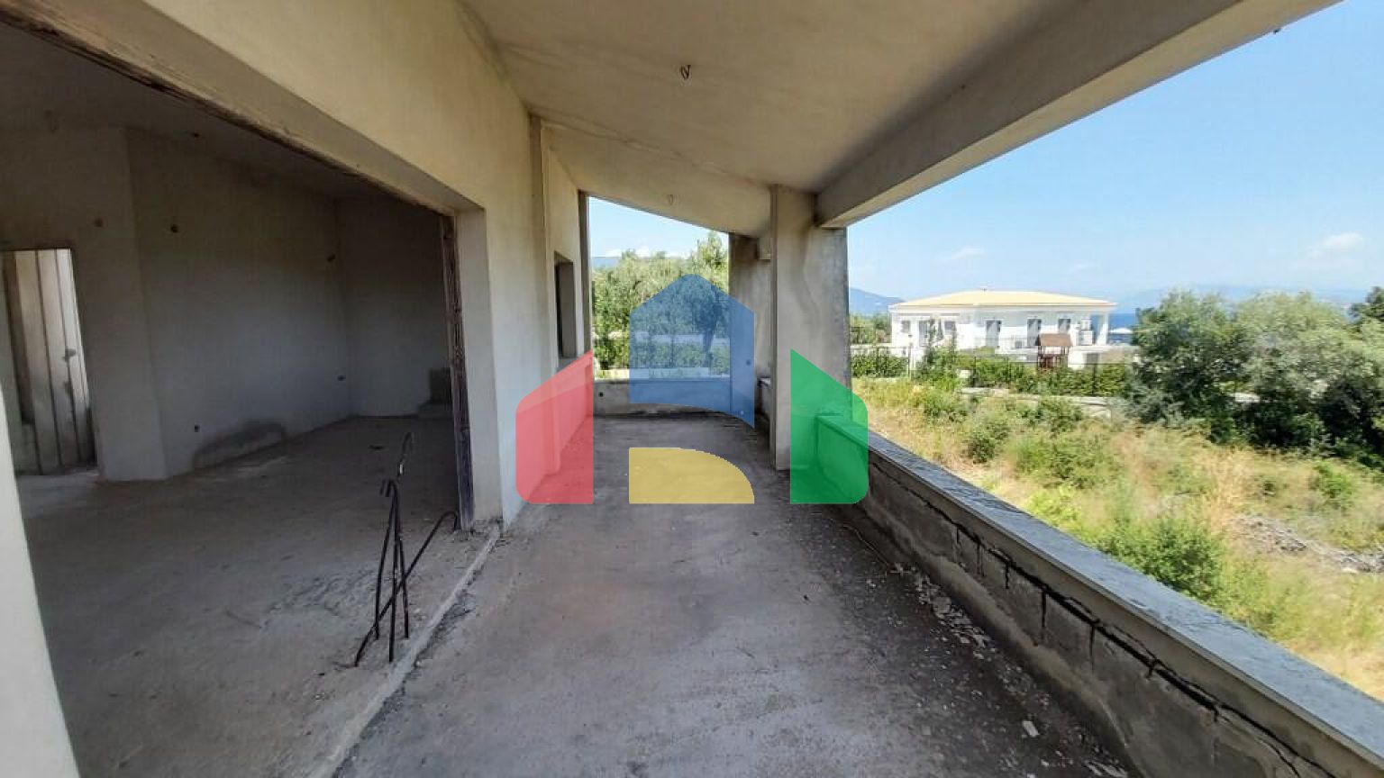 Продаж - Котедж 355 m² на о. Корфу