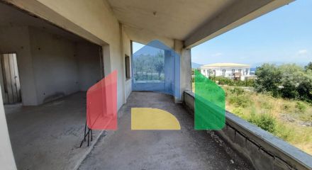 Продаж - Котедж 355 m² на о. Корфу