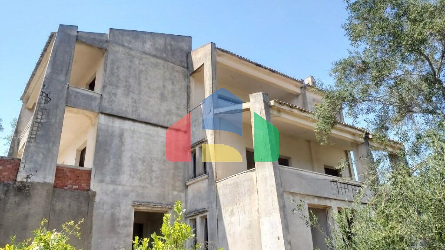 Продаж - Котедж 355 m² на о. Корфу