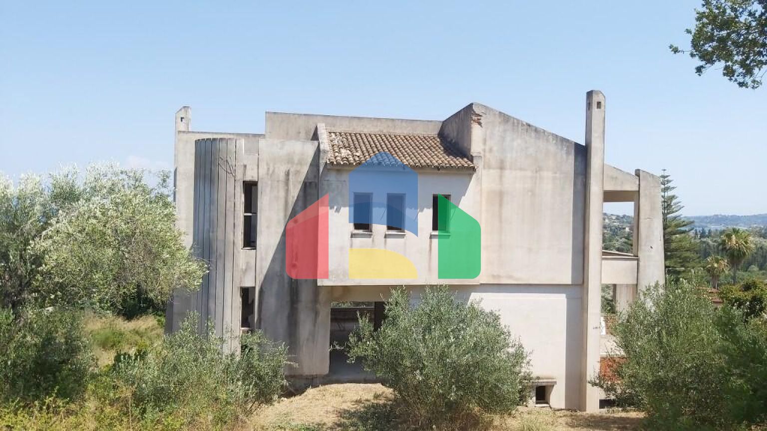 Продаж - Котедж 355 m² на о. Корфу