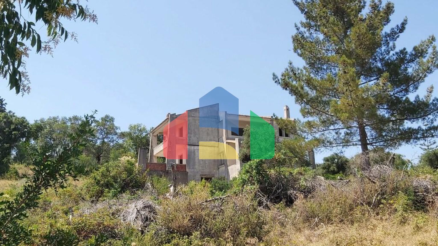 Продаж - Котедж 355 m² на о. Корфу