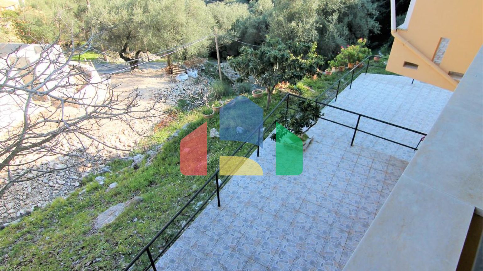 Продажа - Гостиница 300 m² на о. Корфу