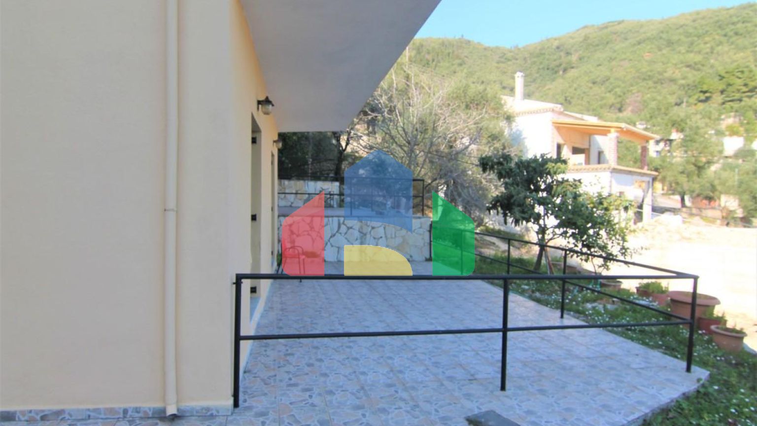 Продажа - Гостиница 300 m² на о. Корфу