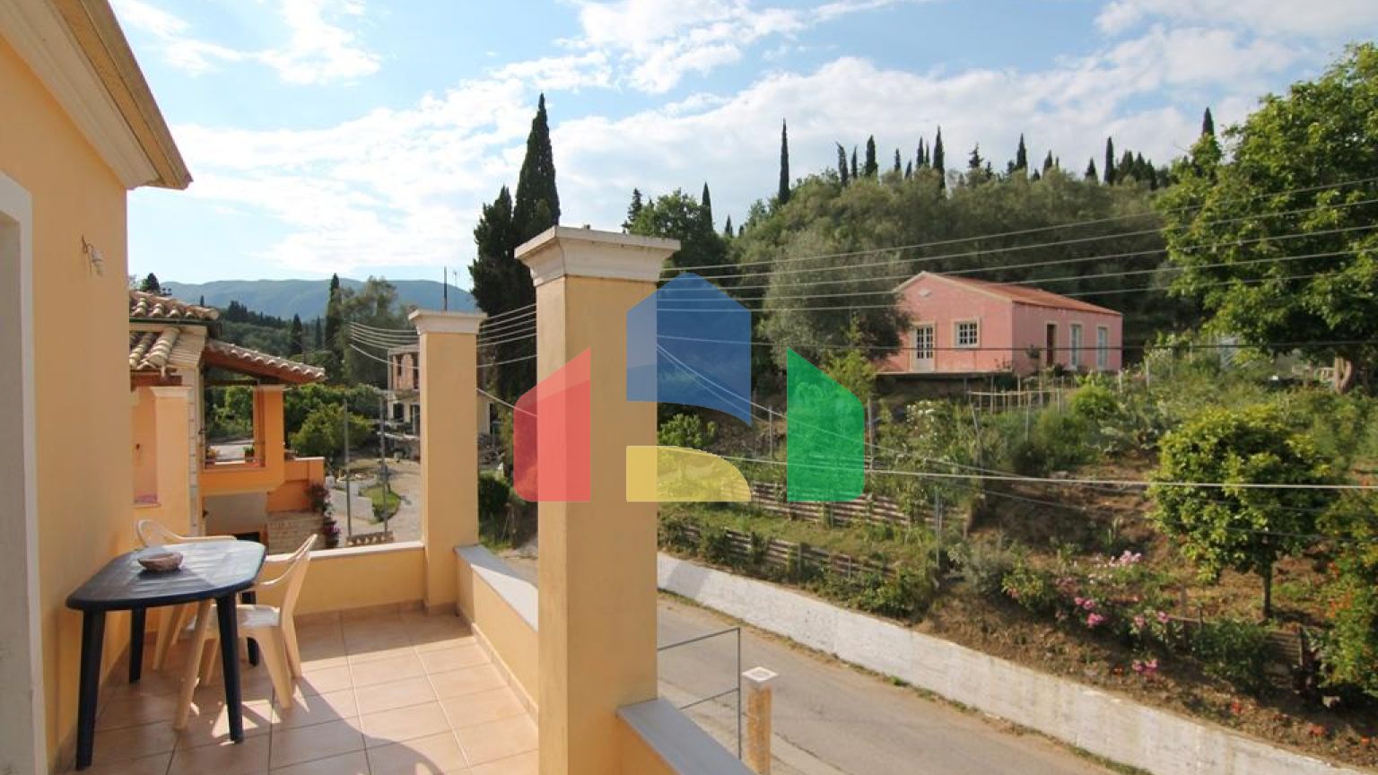 Продаж - Котедж 274 m² на о. Корфу