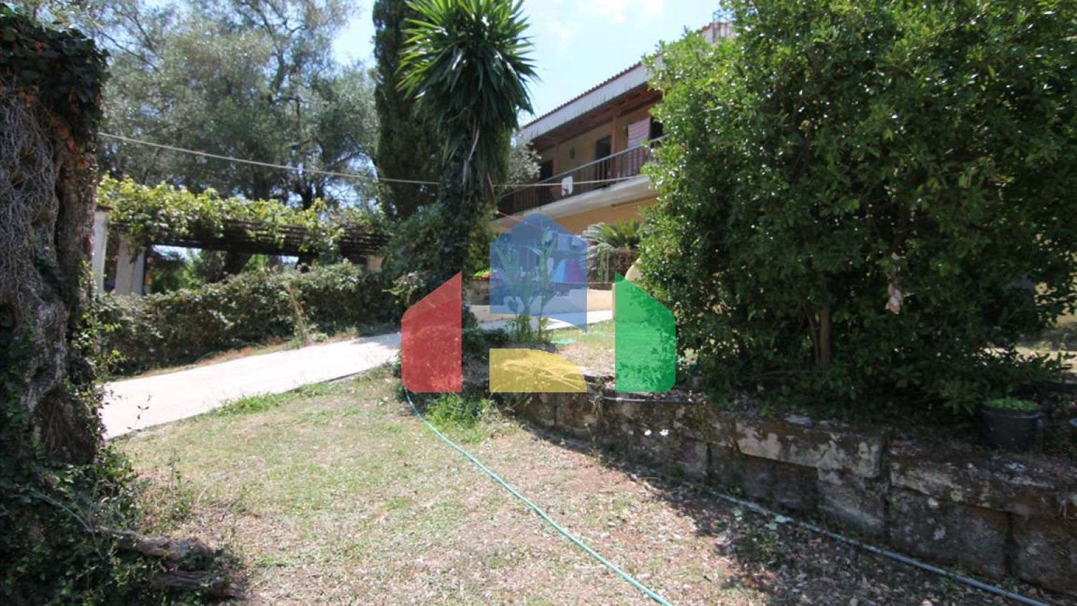 Продажа - Коттедж 220 m² на о. Корфу