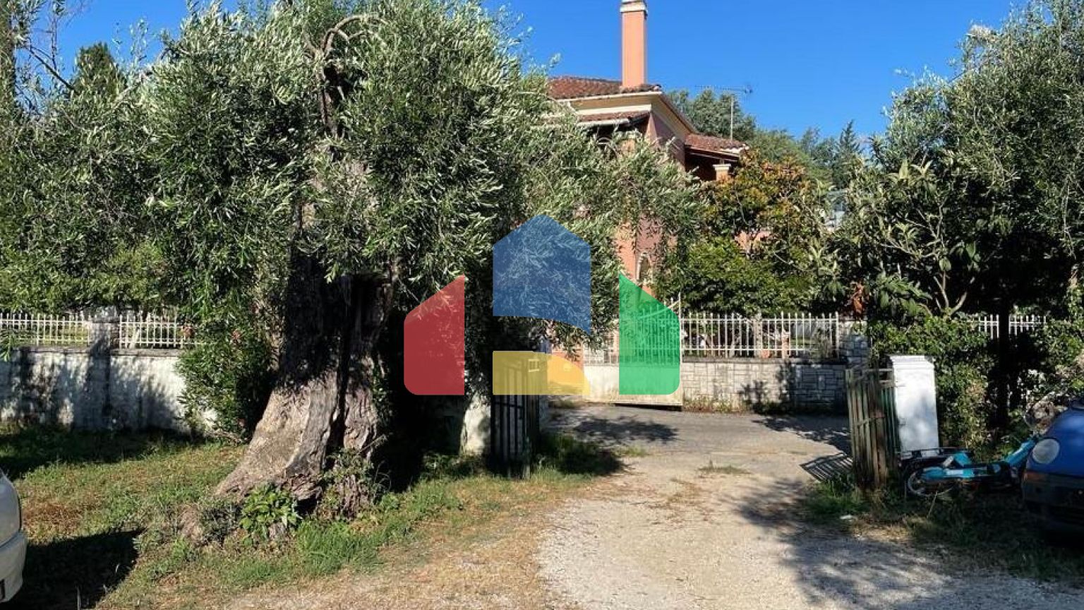 Продажа - Коттедж 220 m² на о. Корфу