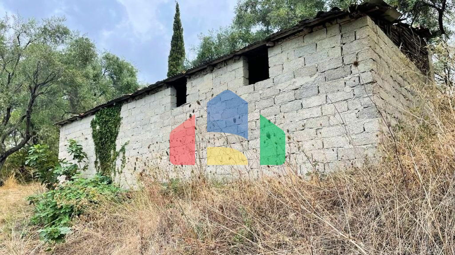 Продаж - Земельна ділянка 10000 m² на о. Корфу