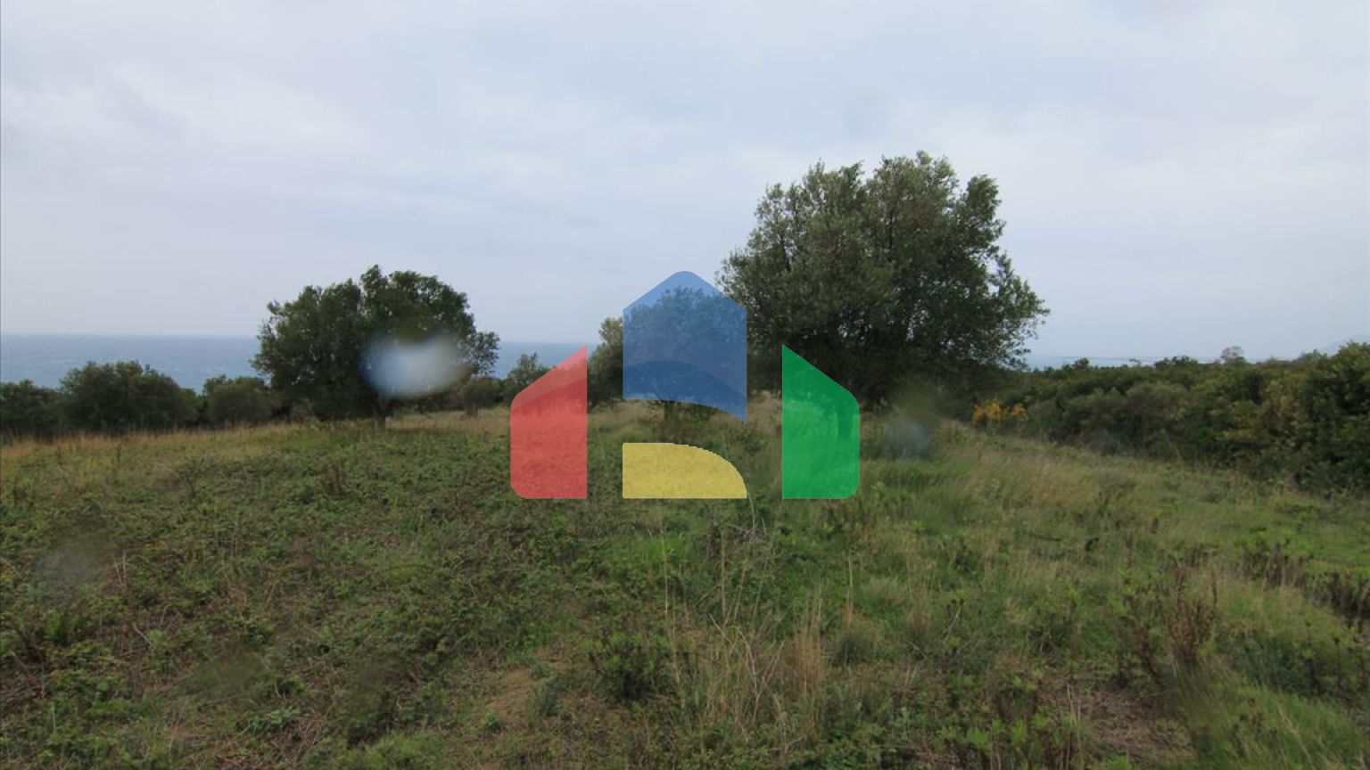 Продаж - Земельна ділянка 205000 m² на о. Корфу