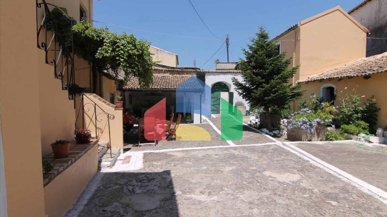 Продажа - Коттедж 300 m² на о. Корфу