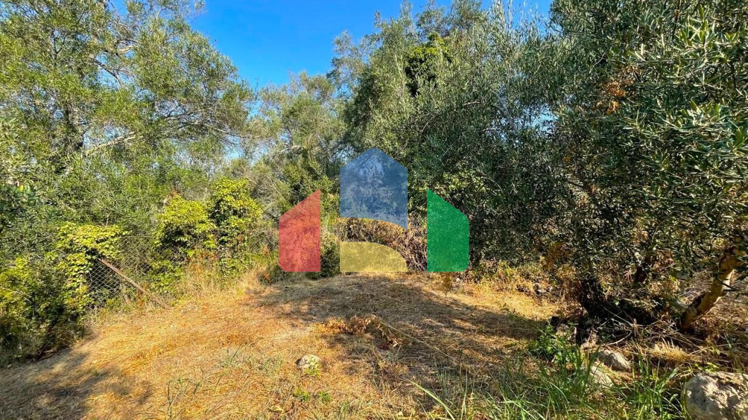 Продажа - Земельный участок 1047 m² на о. Корфу