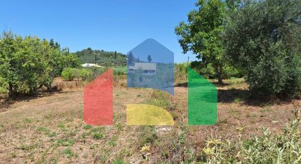 Продаж - Земельна ділянка 2500 m² на о. Корфу