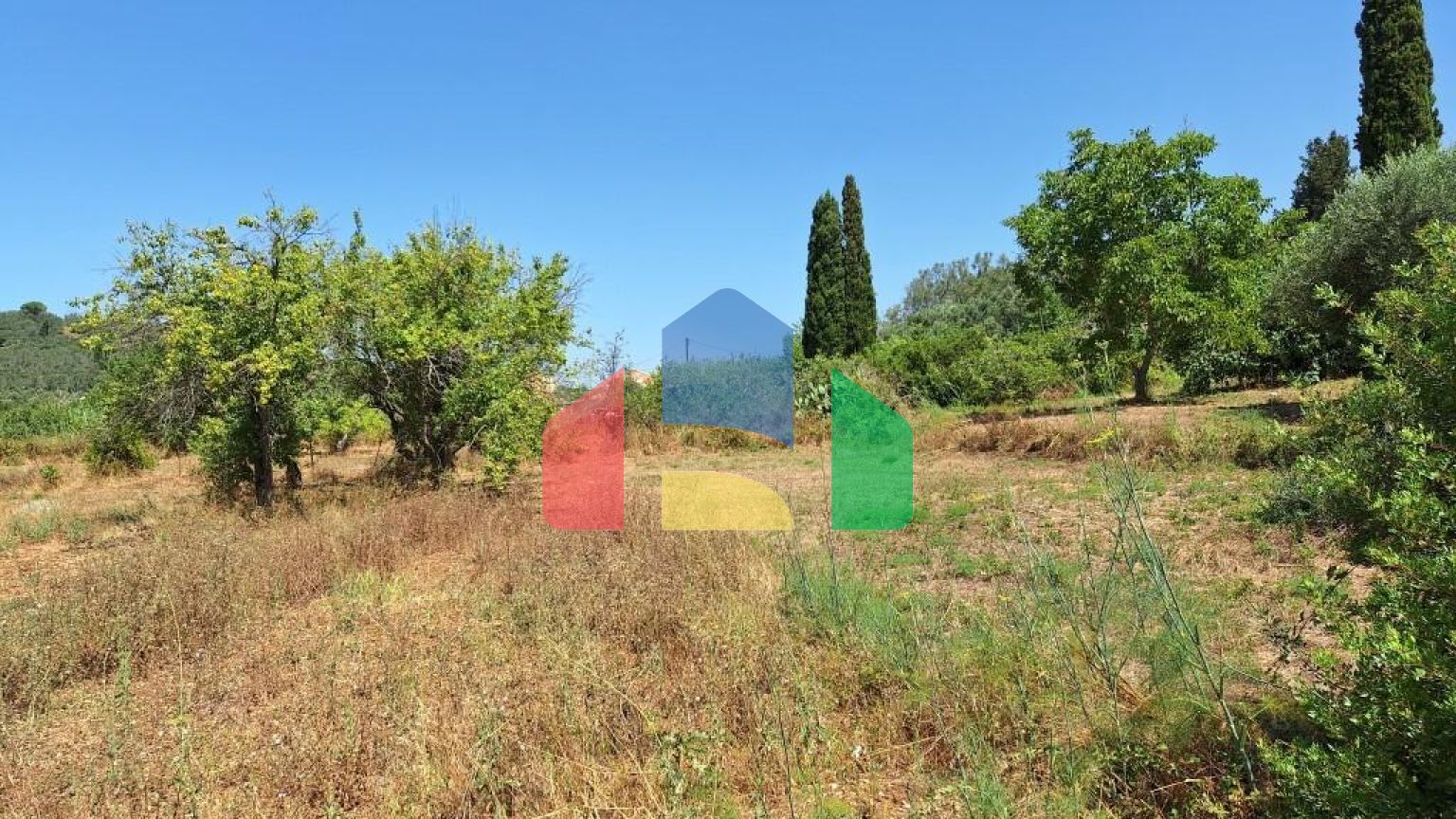 Продаж - Земельна ділянка 2500 m² на о. Корфу