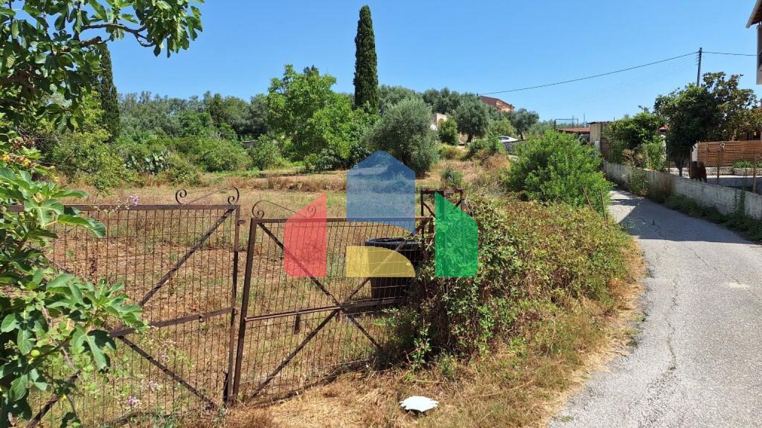 Продаж - Земельна ділянка 2500 m² на о. Корфу