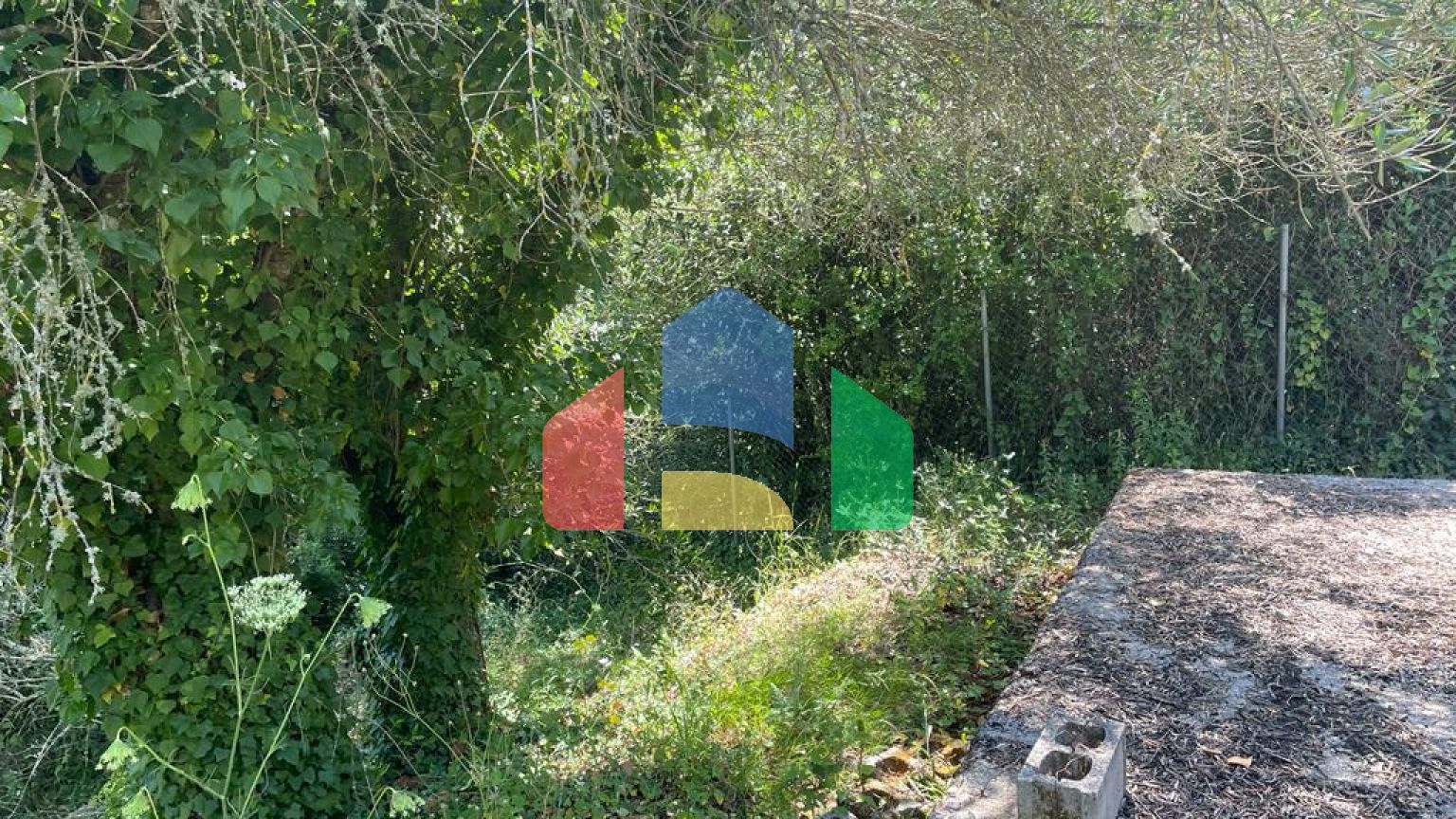 Продаж - Земельна ділянка 512 m² на о. Корфу