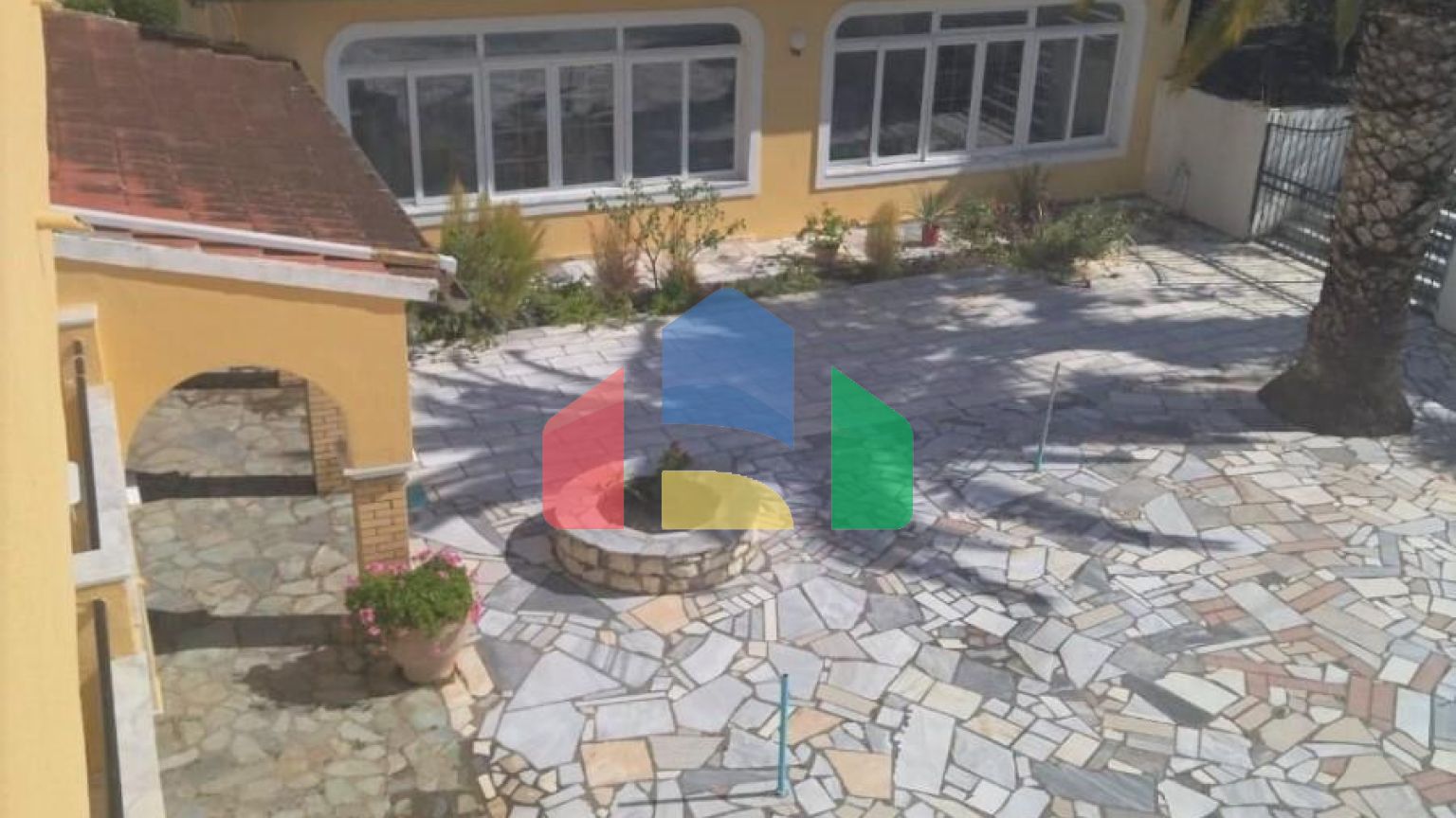 Продаж - Готель на о. Корфу