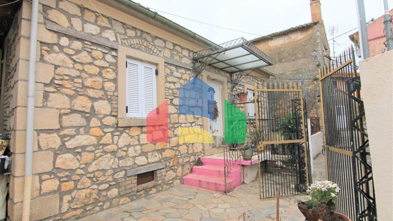 Продажа - Коттедж 132 m² на о. Корфу