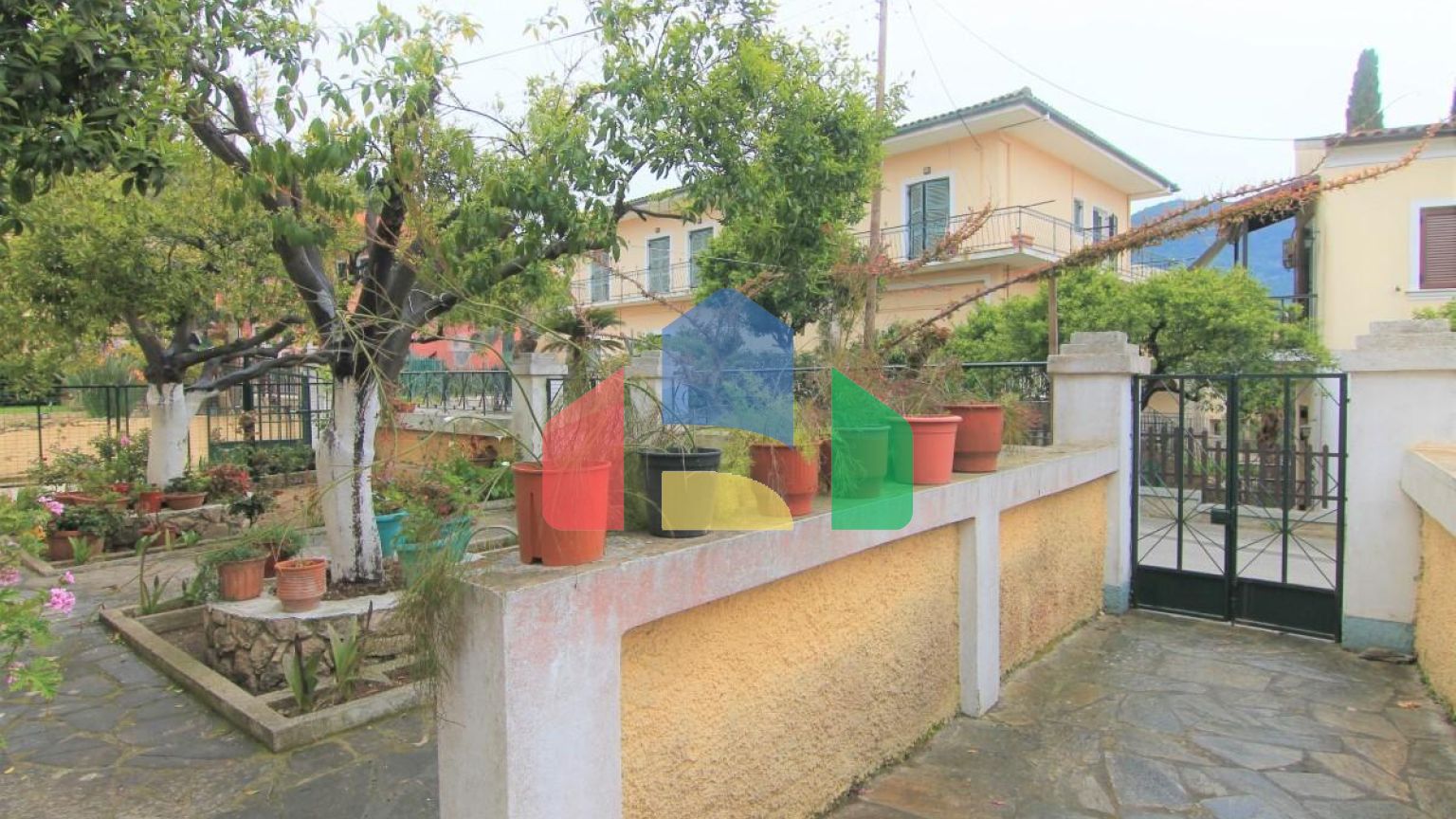 Продажа - Коттедж 240 m² на о. Корфу