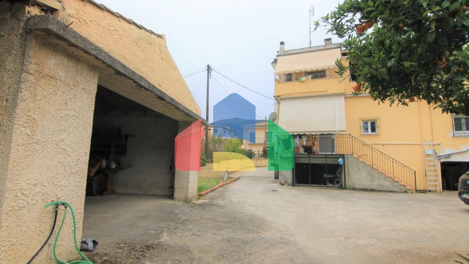 Продажа - Коттедж 240 m² на о. Корфу