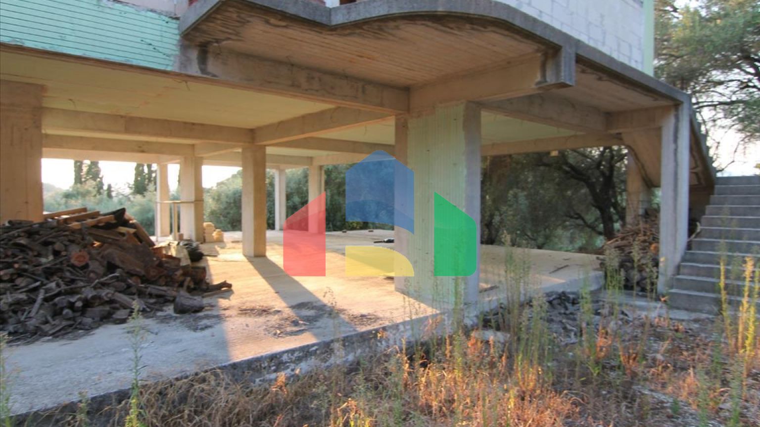 Продаж - Котедж 250 m² на о. Корфу