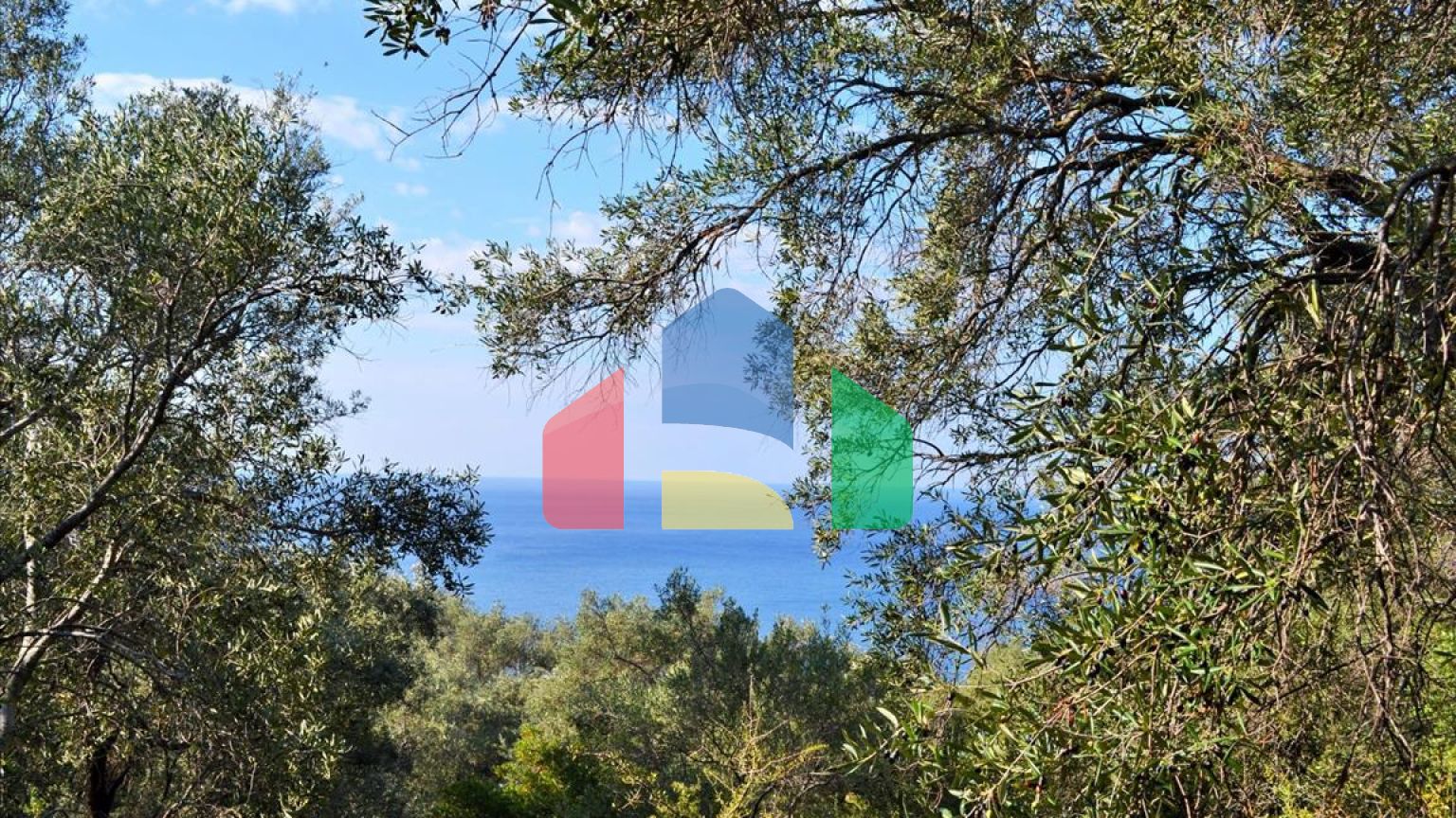 Продажа - Земельный участок 7606 m² на о. Корфу