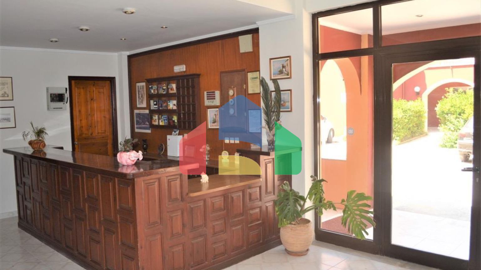 Продаж - Готель 997 m² на о. Корфу