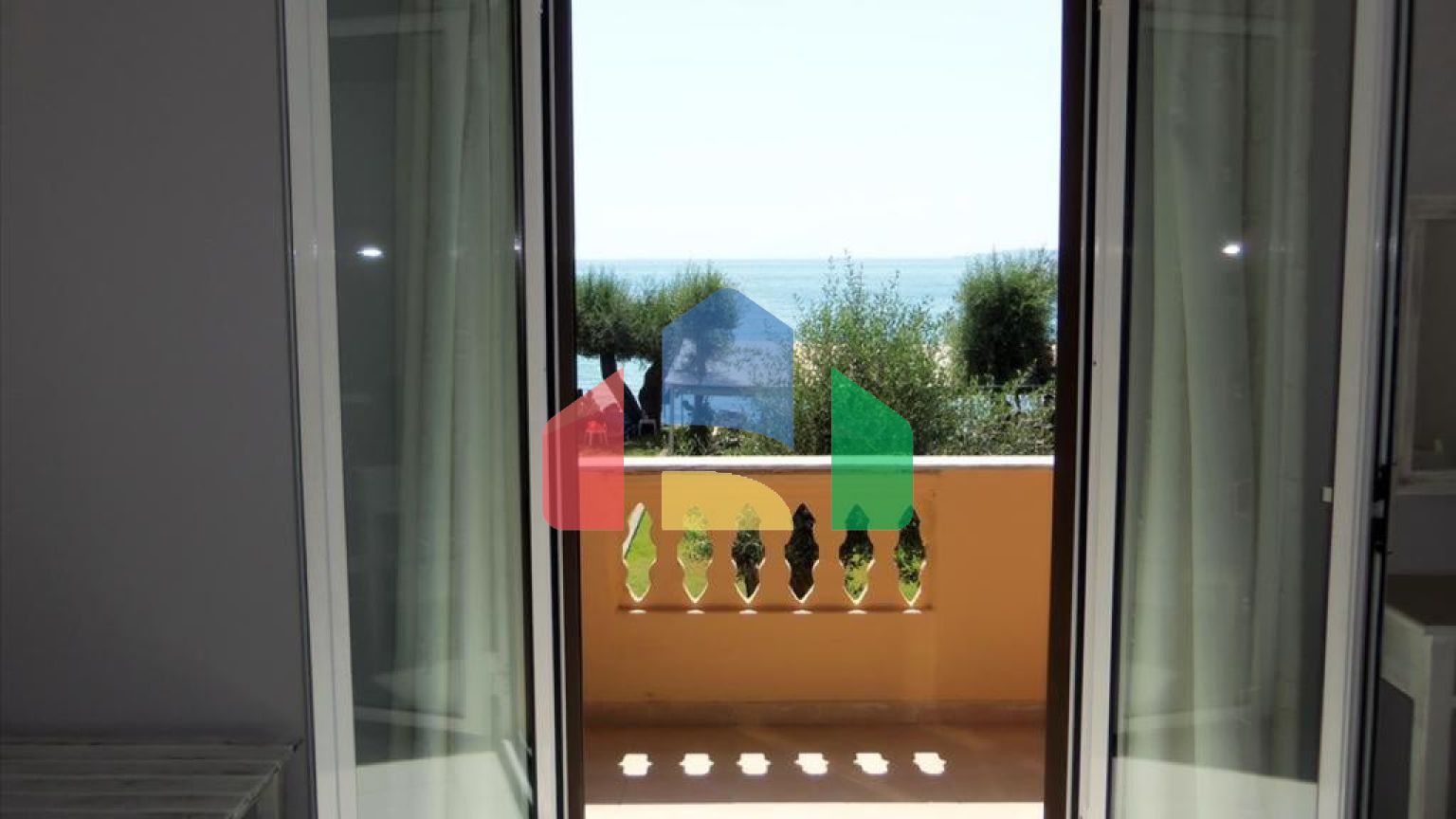 Продаж - Готель 997 m² на о. Корфу