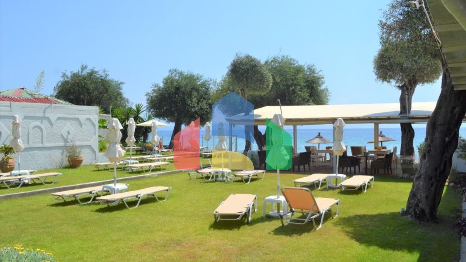 Продаж - Готель 997 m² на о. Корфу