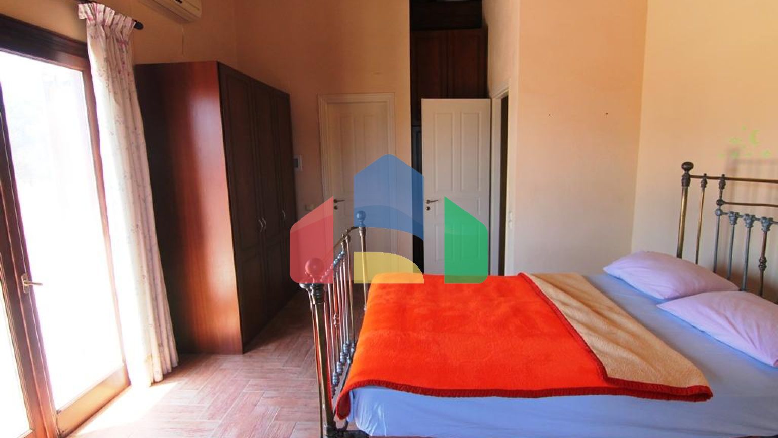 Продаж - Котедж 270 m² на о. Корфу