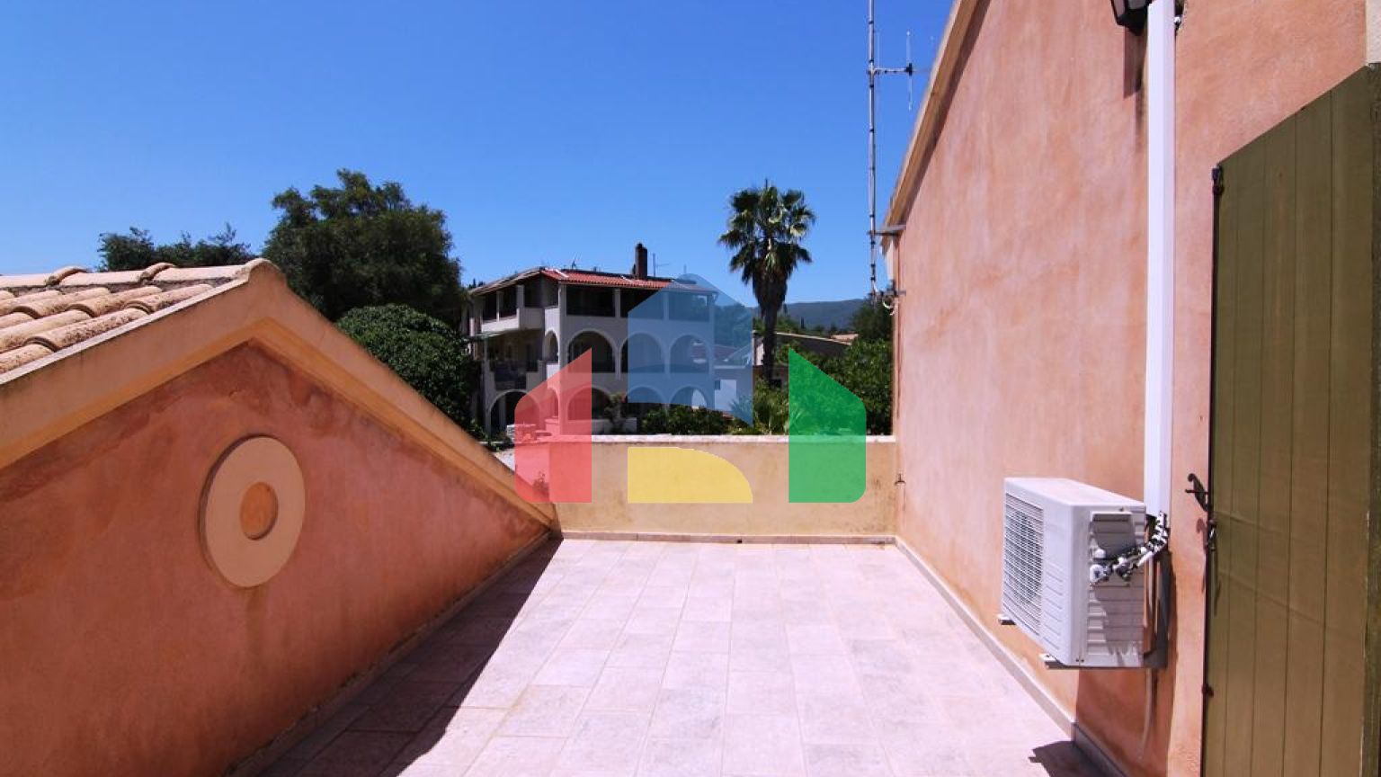 Продаж - Котедж 270 m² на о. Корфу