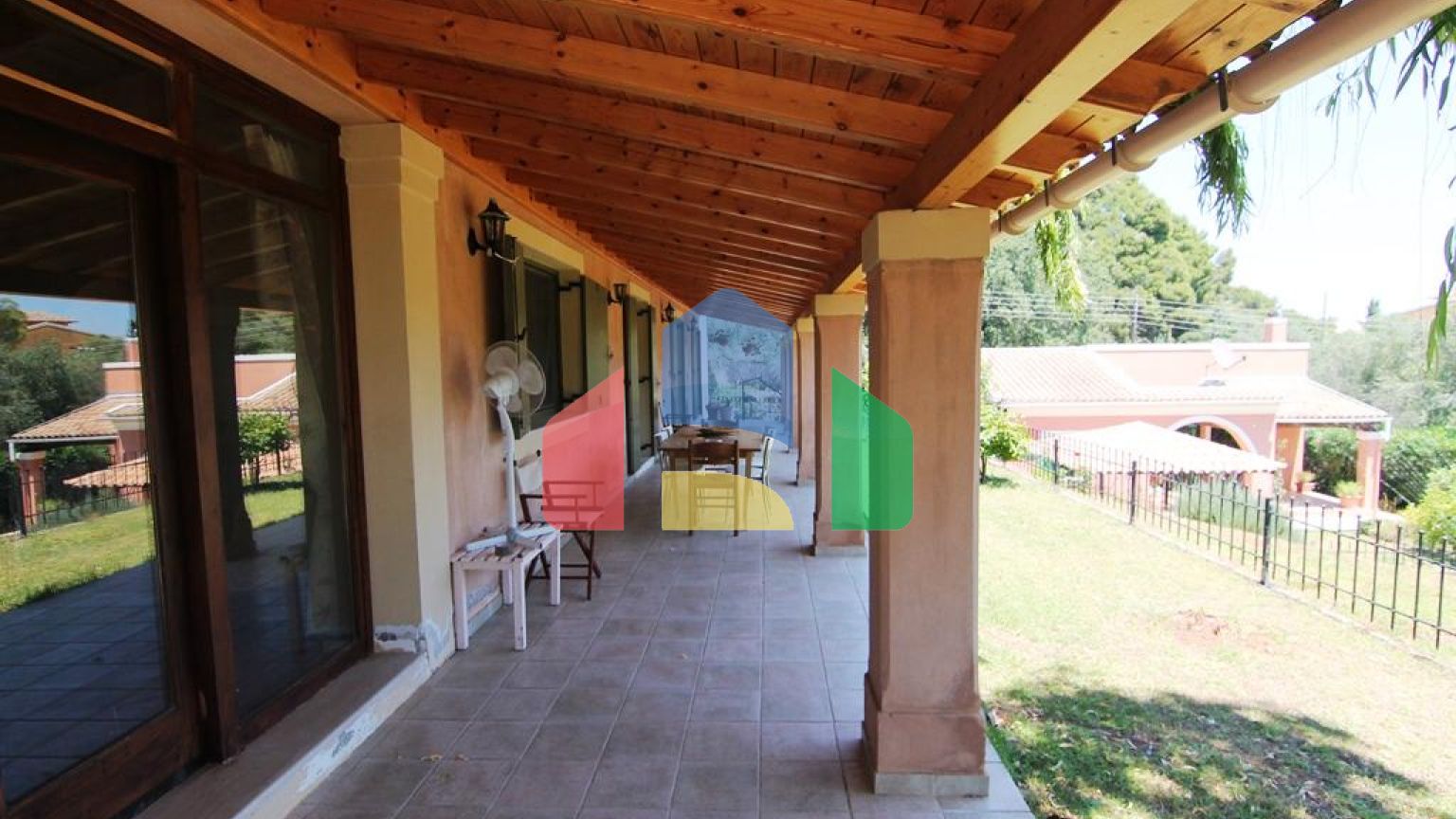 Продаж - Котедж 270 m² на о. Корфу